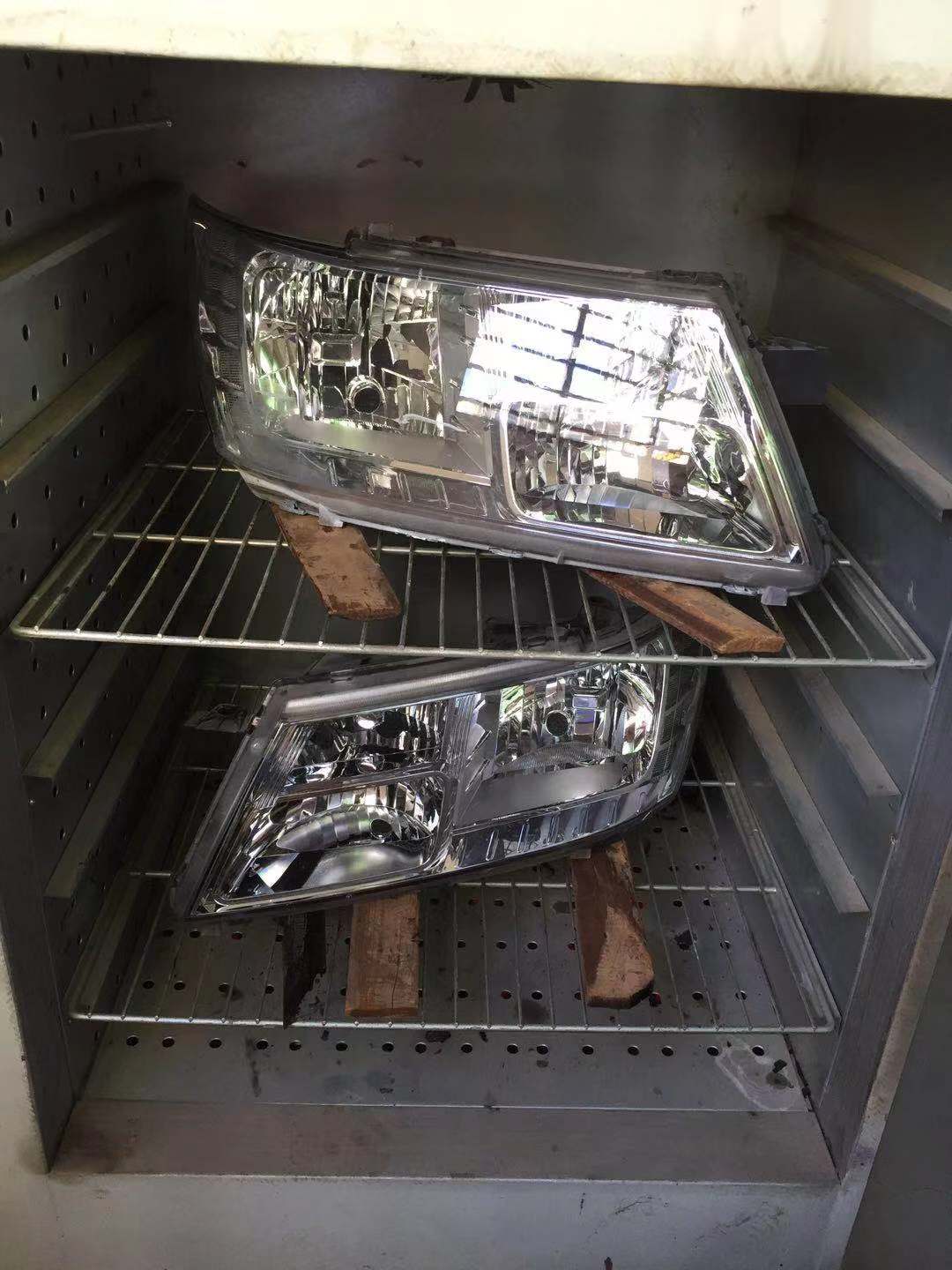 酷威车灯改装阿帕2A，总成放进烤箱