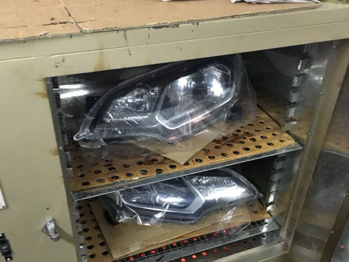 飞度车灯改装阿帕4H透镜套装，总成进烤箱