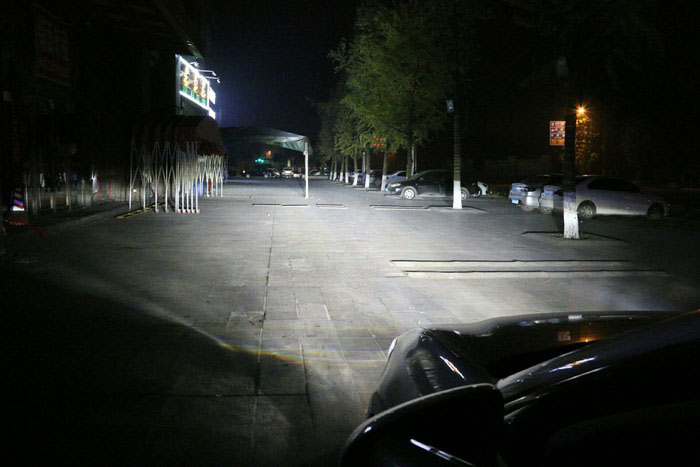 雷克萨斯es车灯升级阿帕透镜大灯，远光效果
