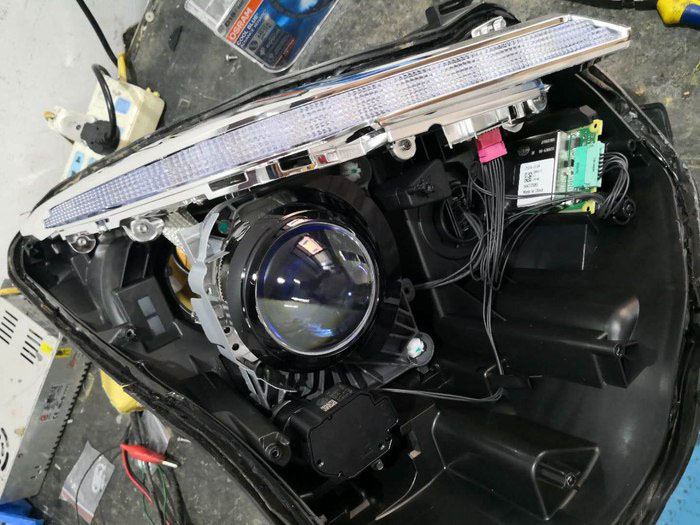 凯迪拉克xt5车灯升级阿帕雷霆pro氙气灯，拆卸遮光罩